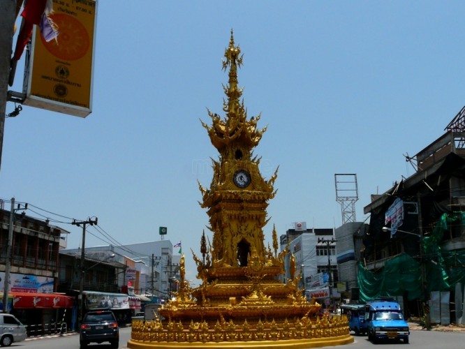  torre del reloj de chiang rai 