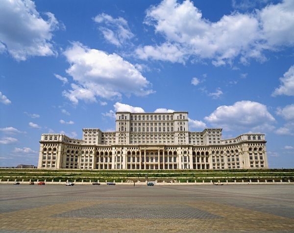 Palacio del parlamento en Bucarest