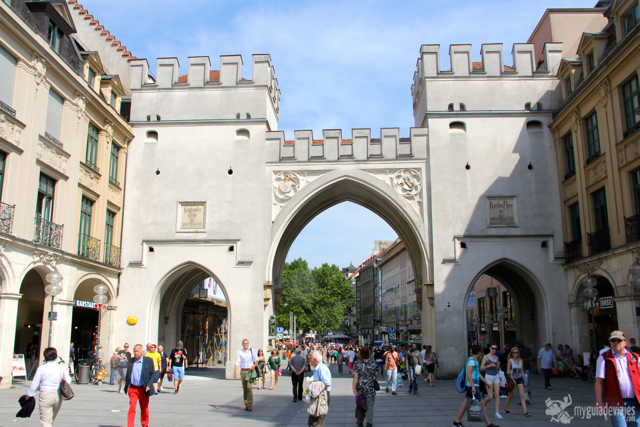Puerta de Karlstor, entrada al casco antiguo.
