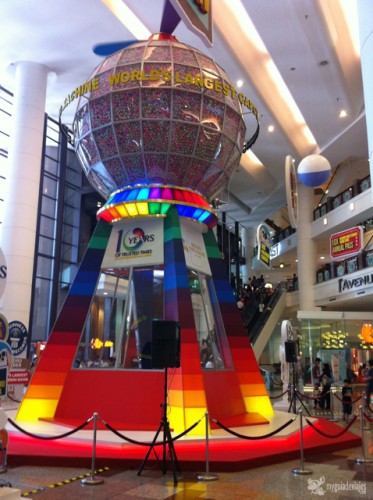 Máquina de chicles gigante en Kuala Lumpur.