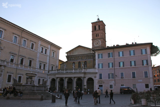 Plaza Santa Maria Trastevere