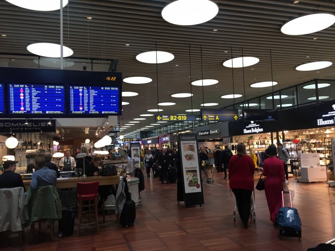 Muy moderno el aeropuerto de Copenhgaue