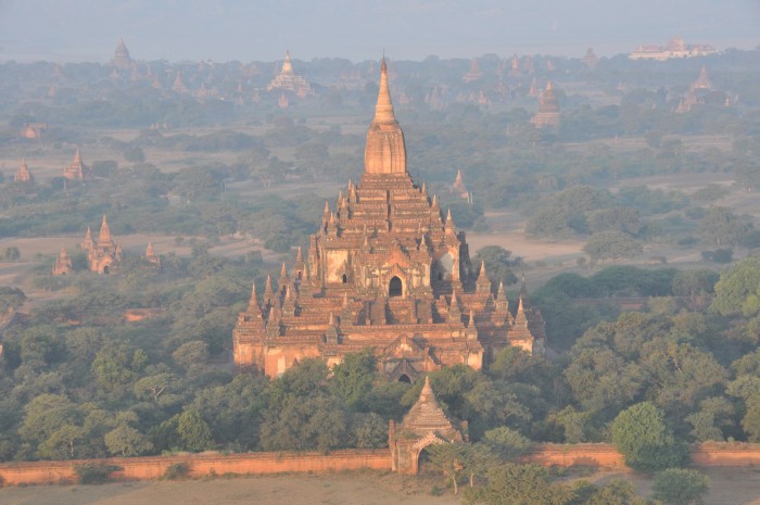 Templo Sulamani desde el aire. Imagen de triptoes.wordpress.com