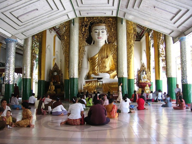 1024px-Shwedagon-d09