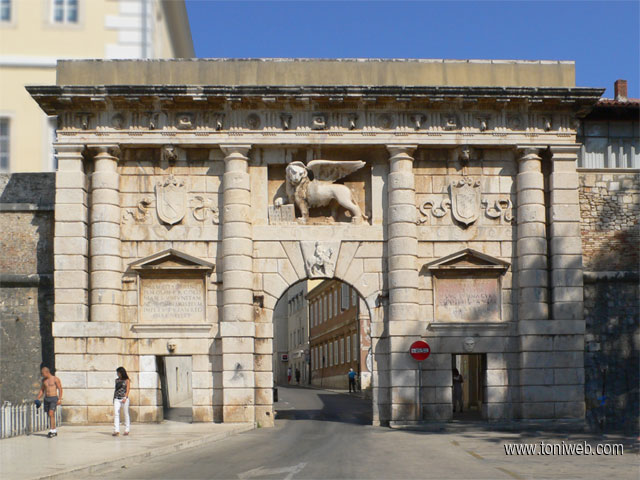Puerta de Tierra, entrada al casco viejo de Zadar